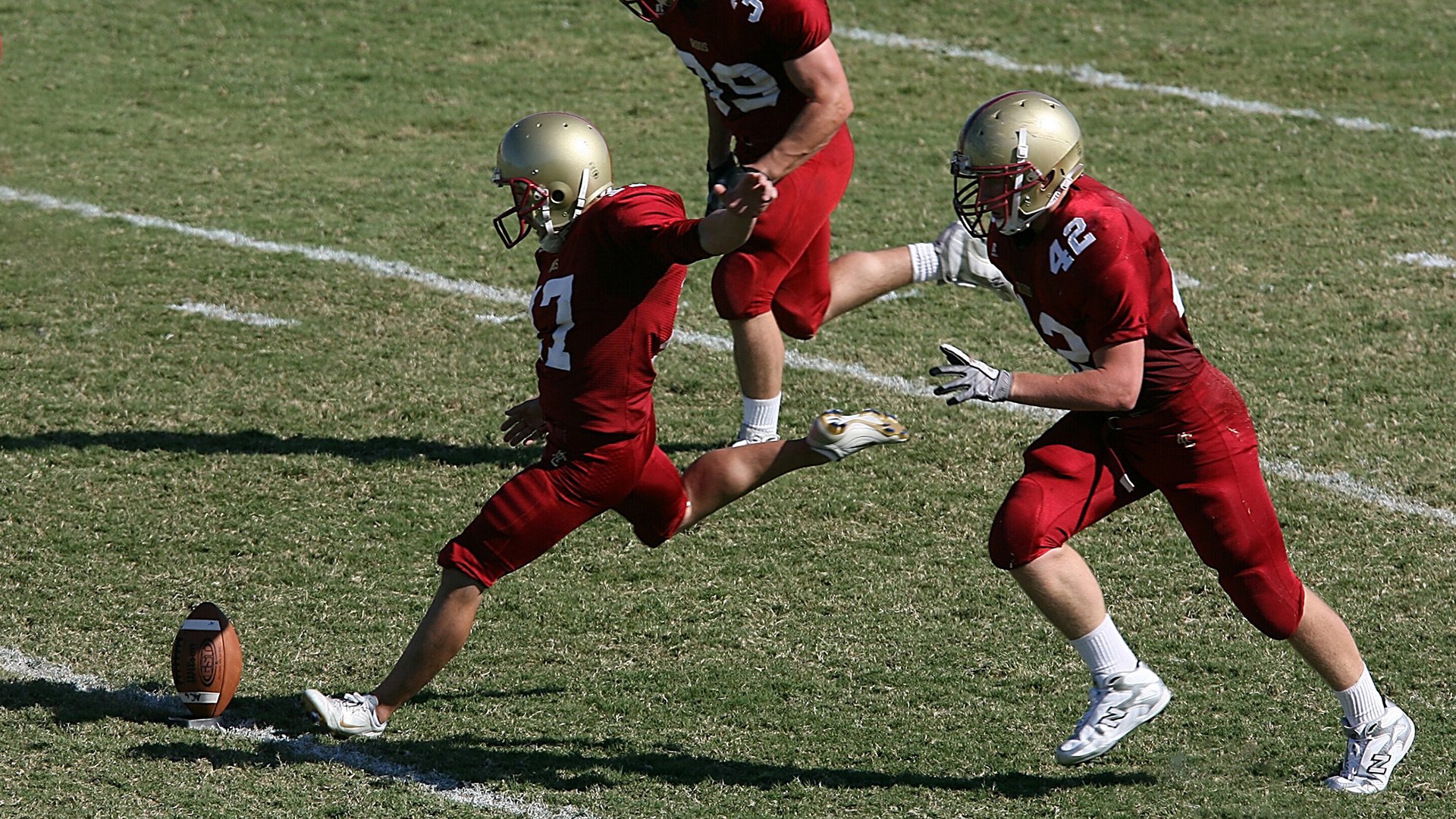 长跑邀请赛：肯尼亚选手屡破纪录，赛场火爆！，肯尼亚著名长跑运动员